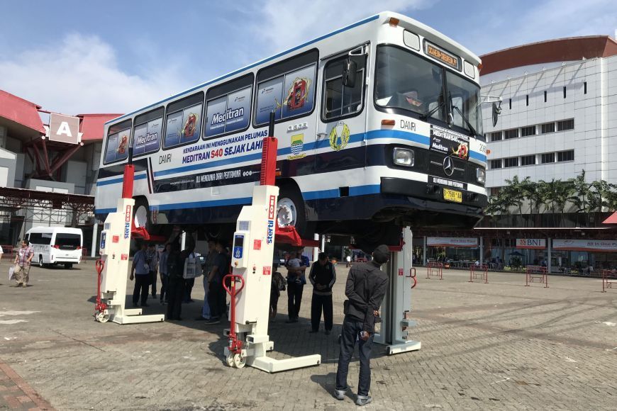 Mobile Column Lifts at IIBT Exhibition